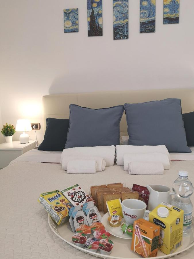 Bed & Breakfast Domus Luigi Leone Ii Naples
