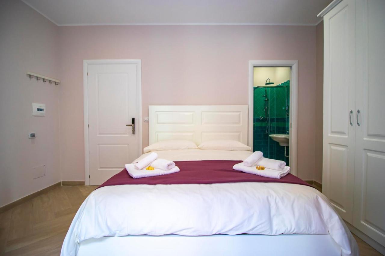 Dimora Costantino Bed & Breakfast Naples