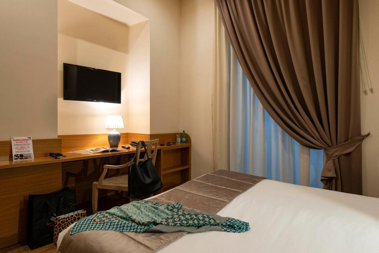 Grand Europa & Restaurant 3* Naples