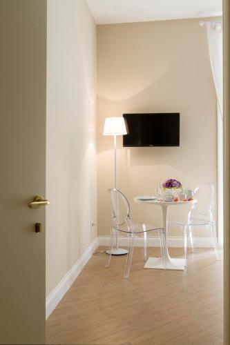 Bed & Breakfast Bed Morelli 49 , Chiaia Naples