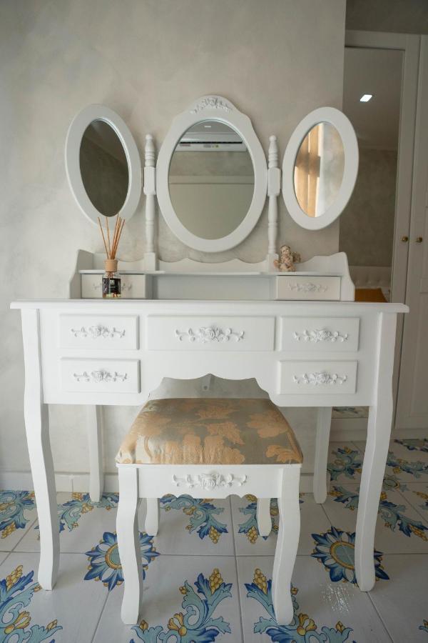 Alma Adry Naples
