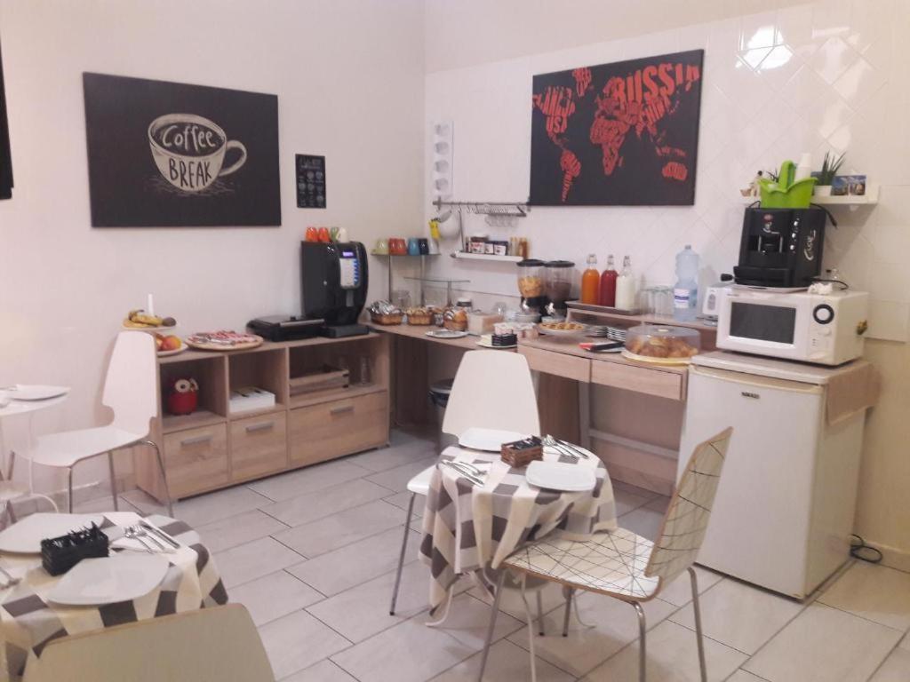 Center Naples