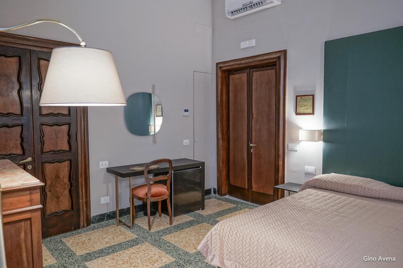 Bed & Breakfast Dimora Donna Elena By Ranieri Naples