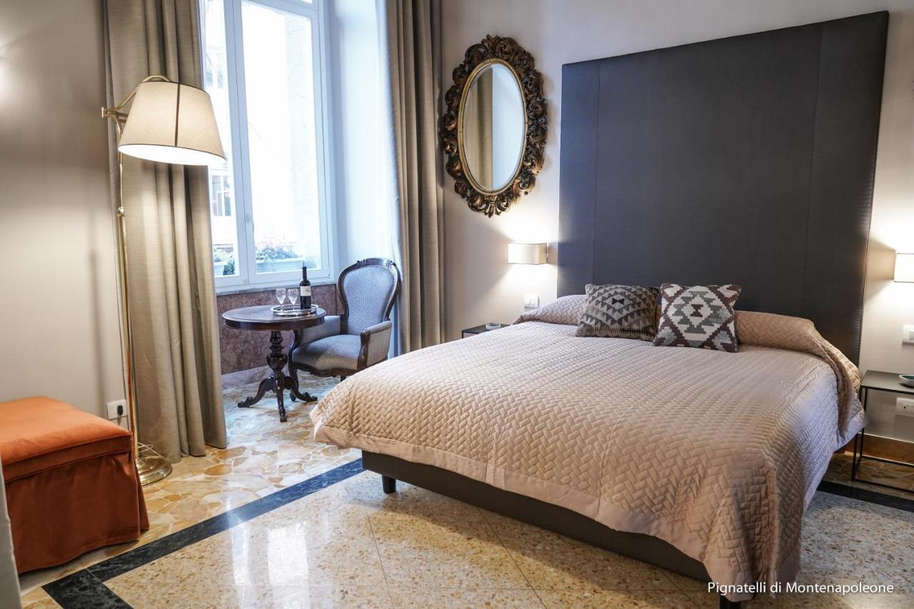 Bed & Breakfast Dimora Donna Elena By Ranieri Naples
