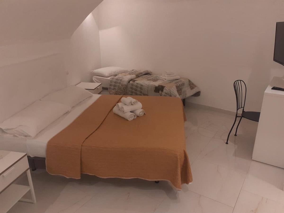Domuschiara Naples
