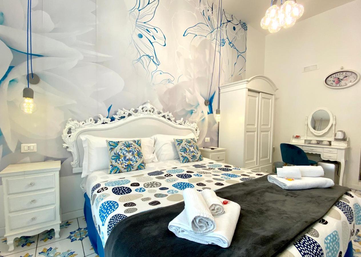 Palazzo Chiatamone Guest house *