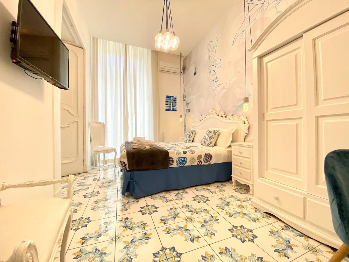 Palazzo Chiatamone Guest house Naples