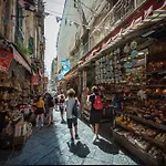 Downtown Napoli B&B “Se Nun Canto Moro..”