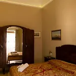 Colonna Bed
