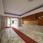 Quo Vadis House