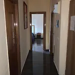 Room Elia