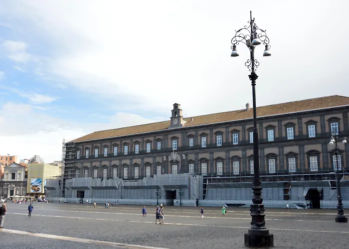 Relais Piazza Del Plebiscito B&B