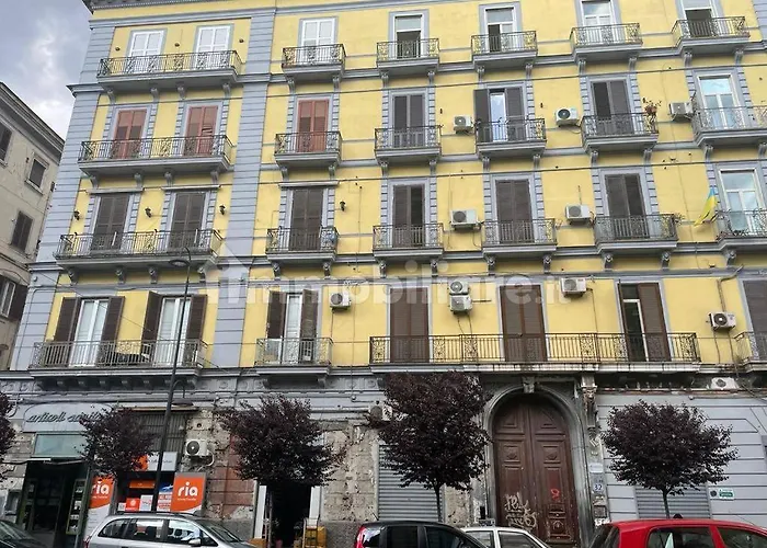 Napoli Central Nest