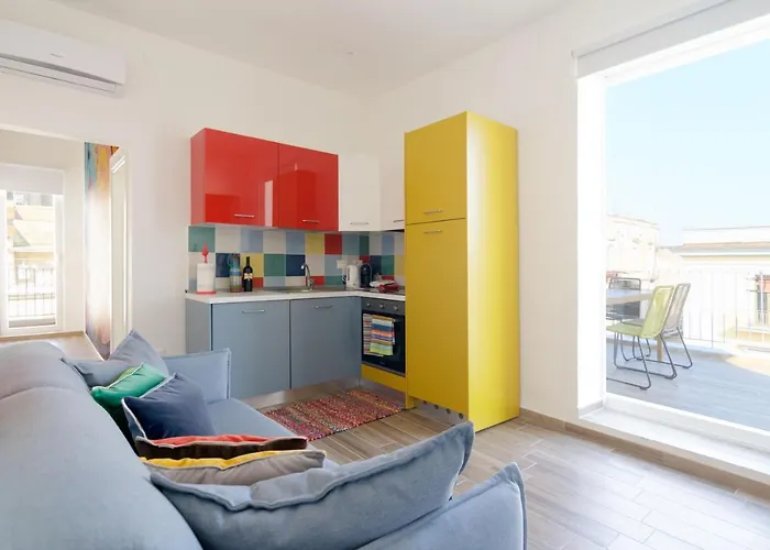 San Gennaro Modern Flat