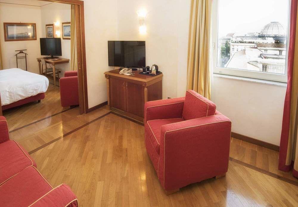 Renaissance Mediterraneo 4* Naples
