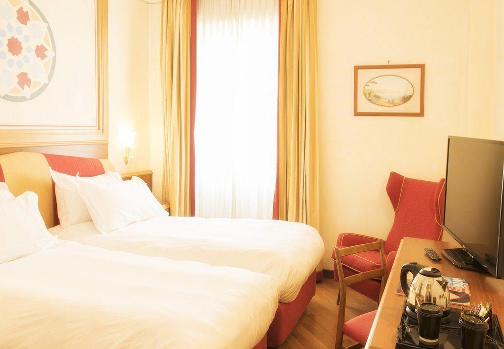 Renaissance Mediterraneo 4* Naples