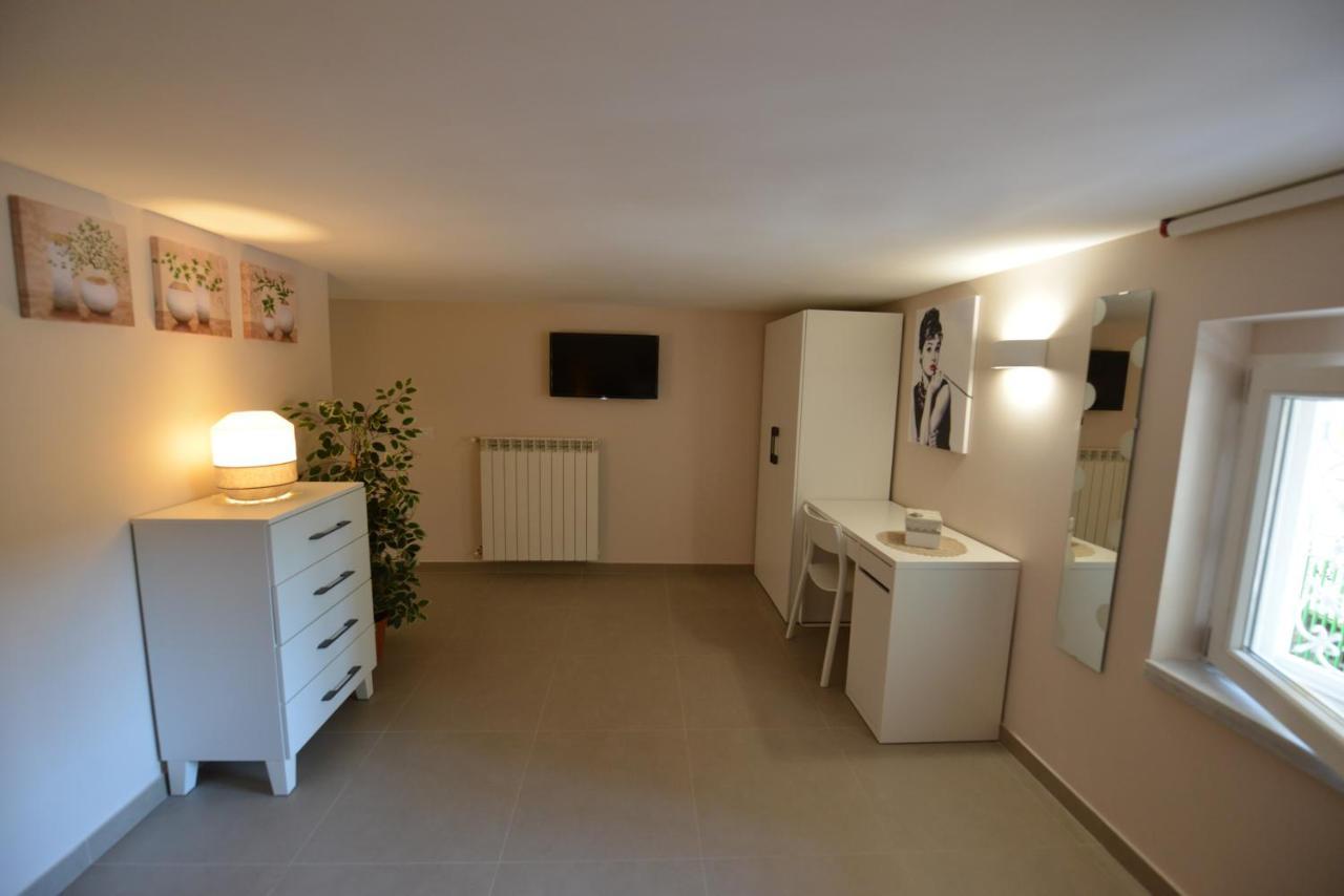 Dioclezianorooms Bed & Breakfast Naples