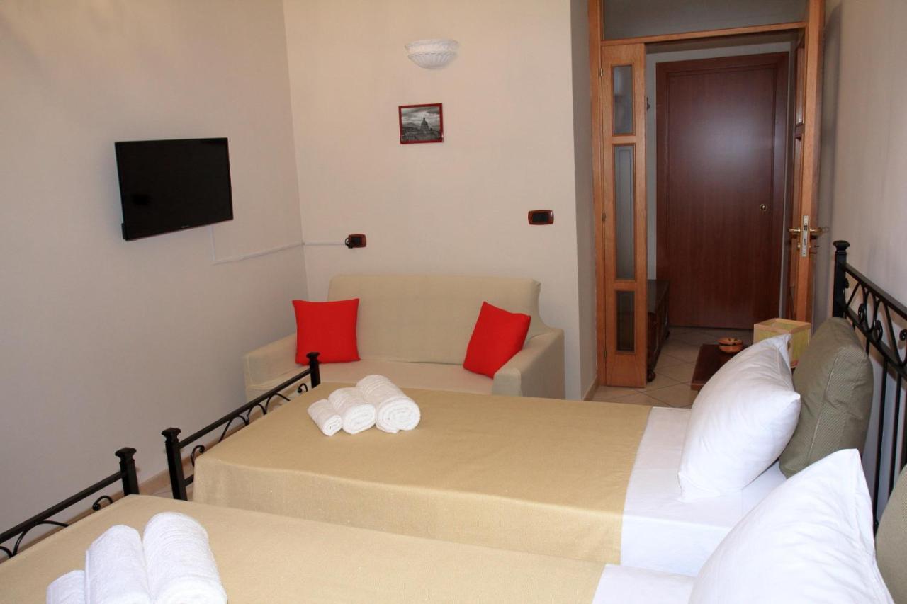 Bed & Breakfast Mitilini Station Naples