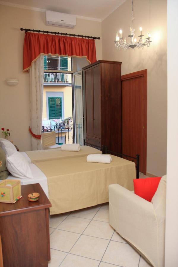 Bed & Breakfast Mitilini Station Naples