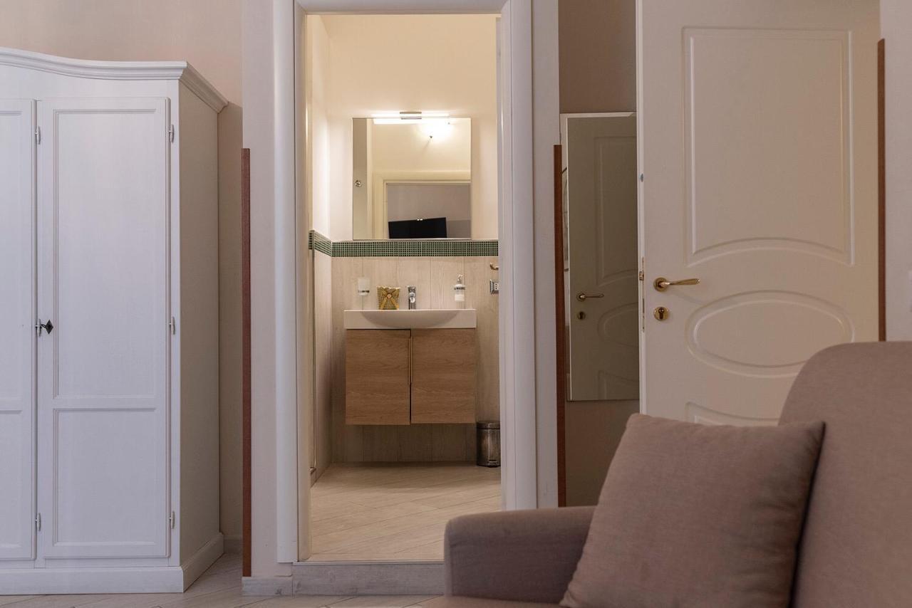 Domus Borbonica 3* Naples