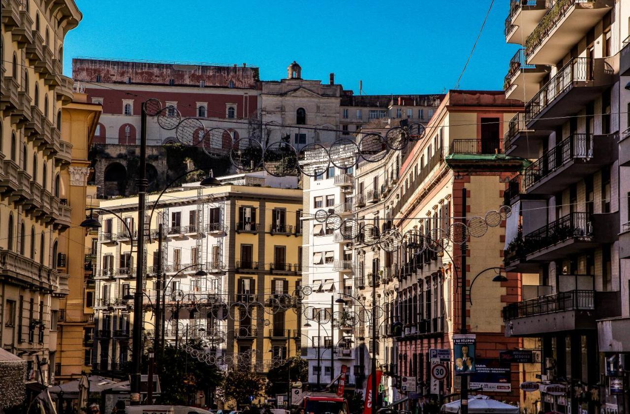 Well - Lungomare Santa Lucia * Naples