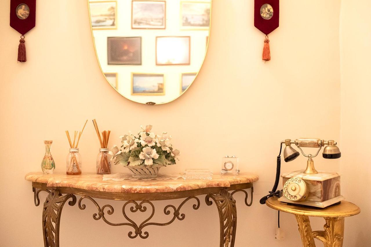 Domus Borbonica Bed & Breakfast 3*