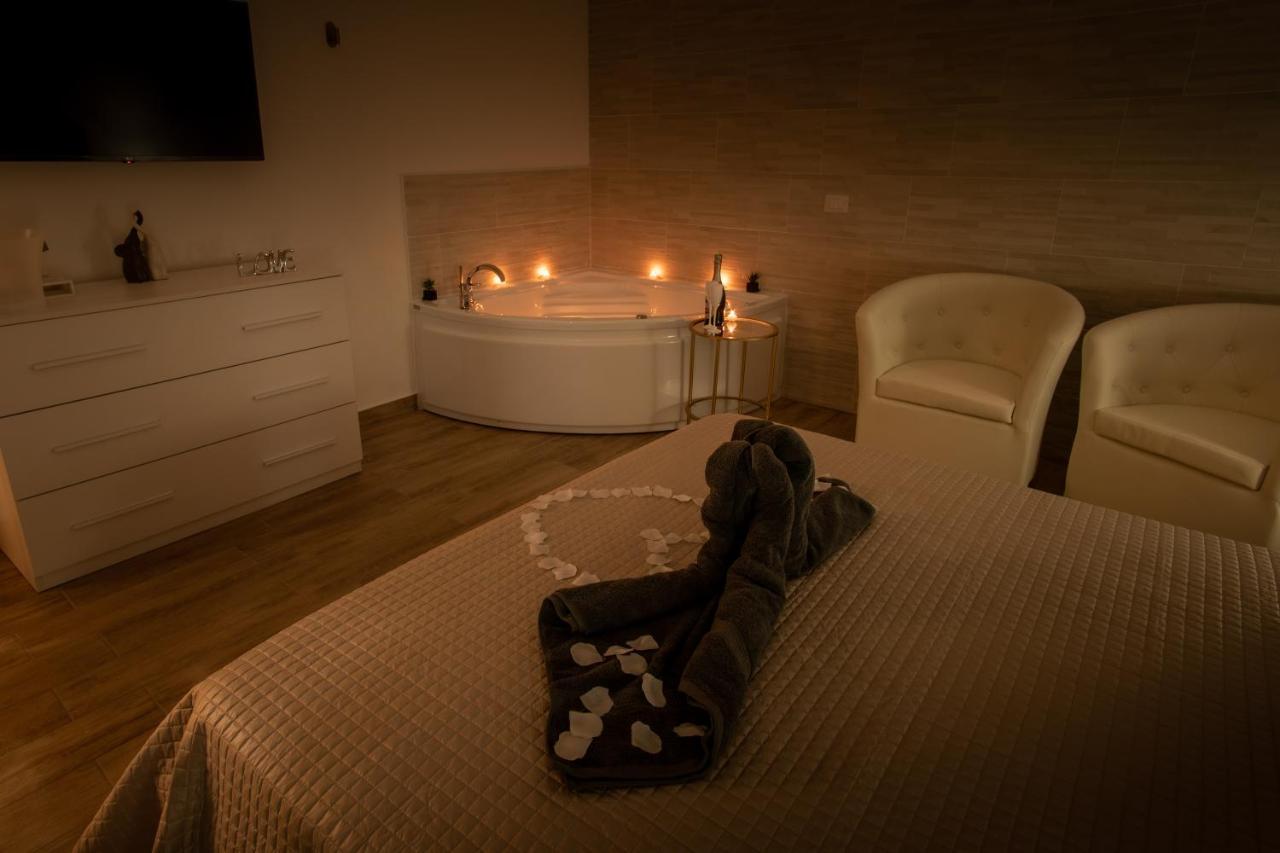 Ilioneo Apartment *