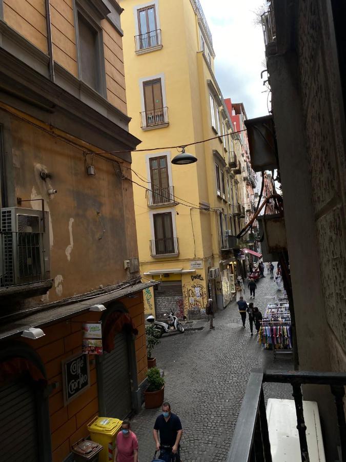 In Love: Balconcino Spaccanapoli Apartment *