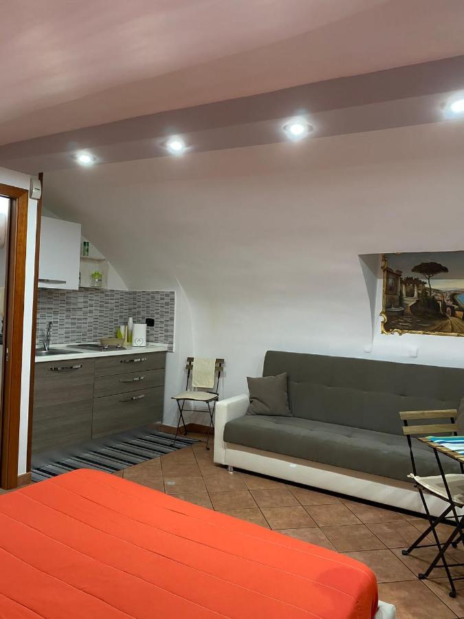 In Love: Balconcino Spaccanapoli Apartment