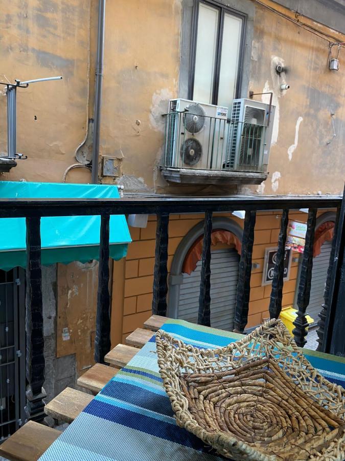 In Love: Balconcino Spaccanapoli Apartment *