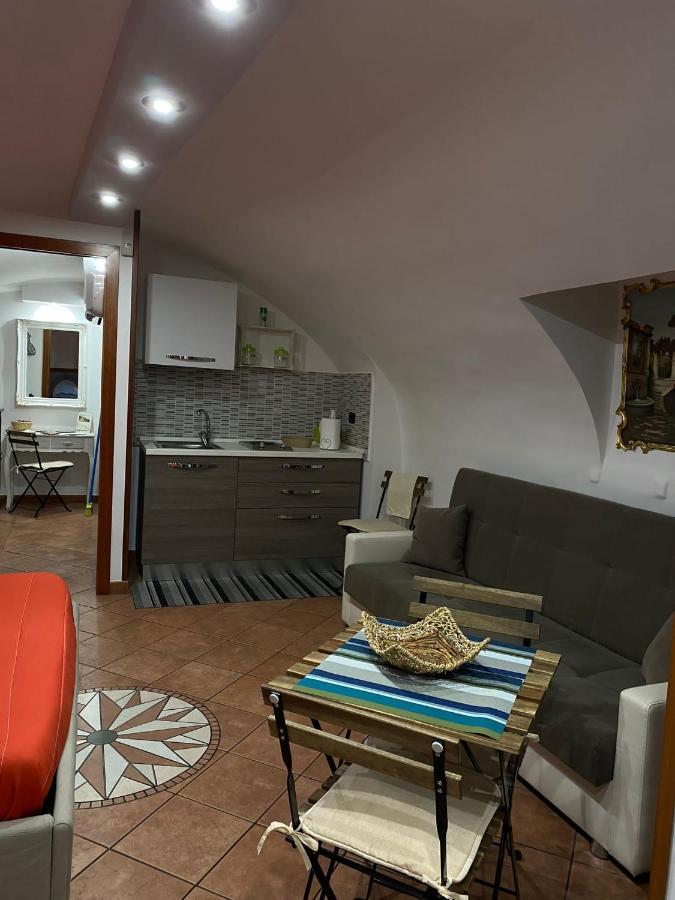In Love: Balconcino Spaccanapoli Apartment Naples