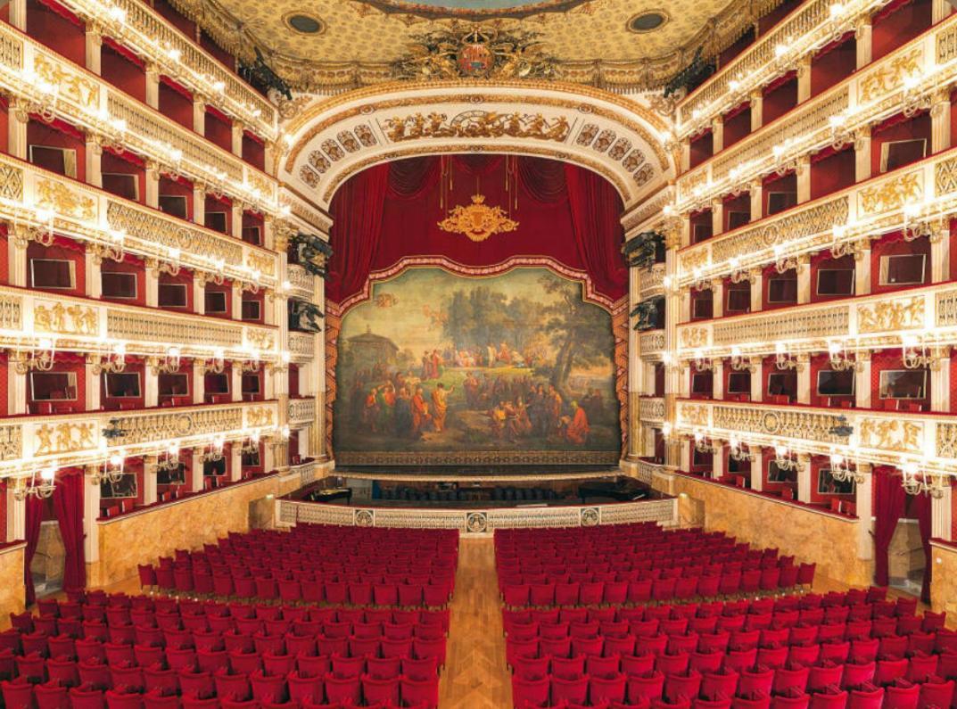 Galleria Umberto I Luxury Apartment