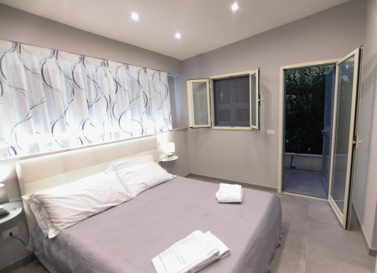 Montesanto Station Bed & Breakfast *
