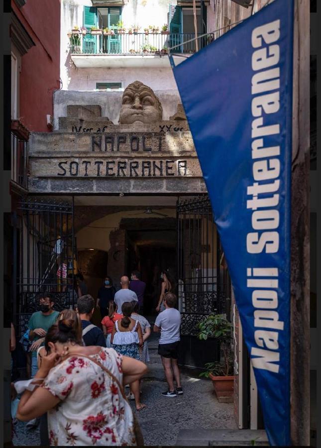 Bed & Breakfast Downtown Napoli B&B “Se Nun Canto Moro..” *