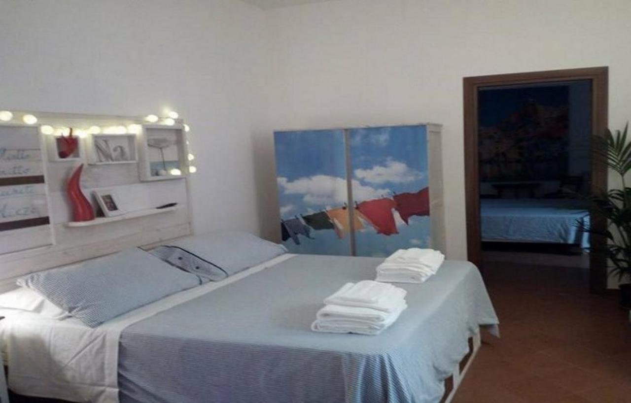 Chiaia Street Holiday Apartment *