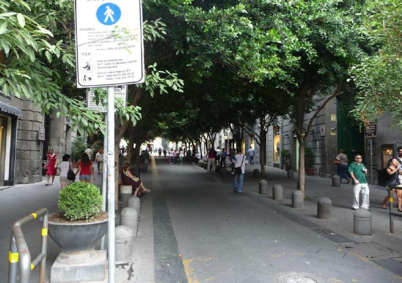 Chiaia Street Holiday Apartment Naples