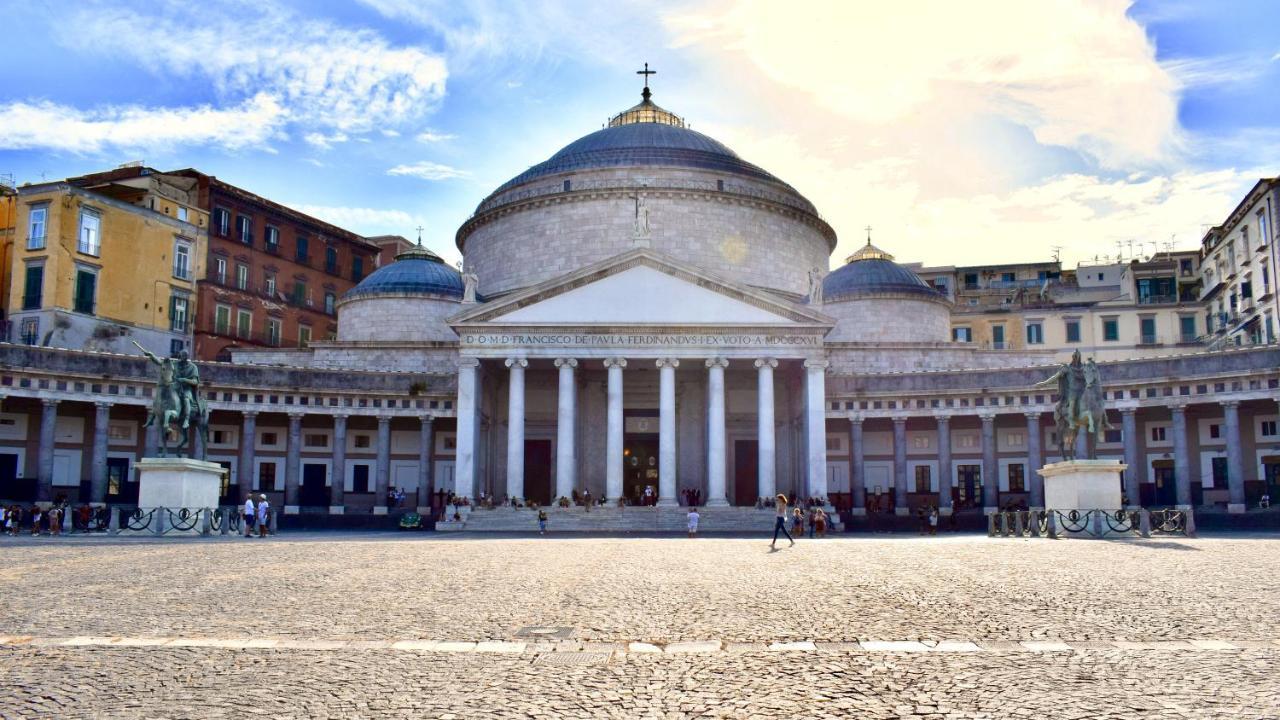 Grande & Caratteristico Dietro La Cattedrale * Naples