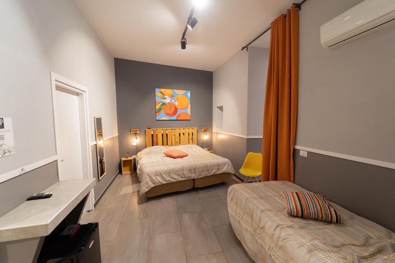 Le 4 Stagioni Dante H Centro, By Clapa Group Guest house