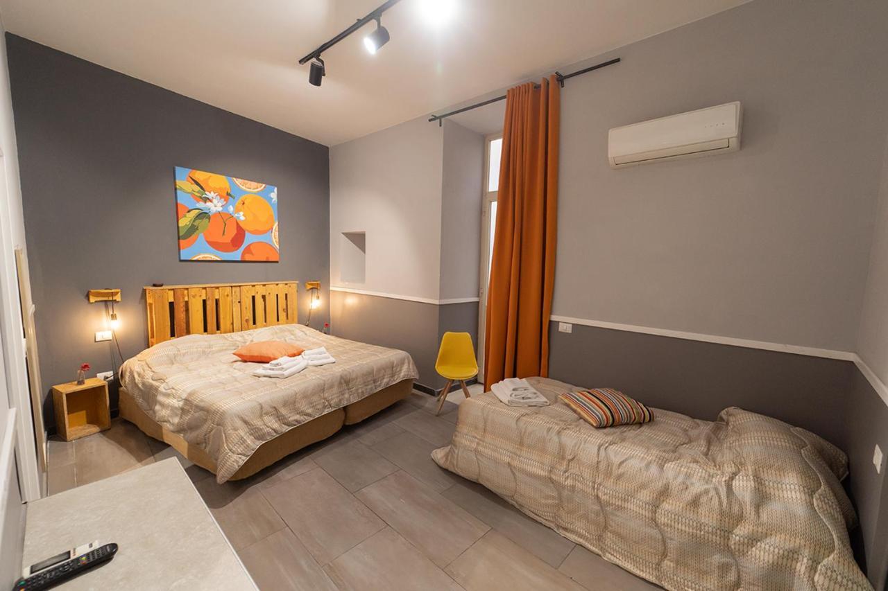 Le 4 Stagioni Dante H Centro, By Clapa Group Guest house Naples