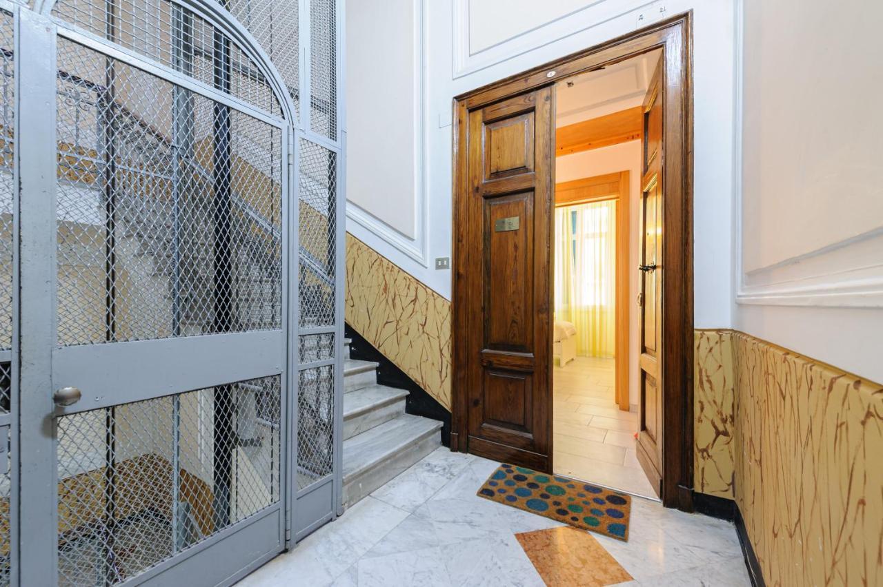 Via Aniello Falcone 72b Apartment
