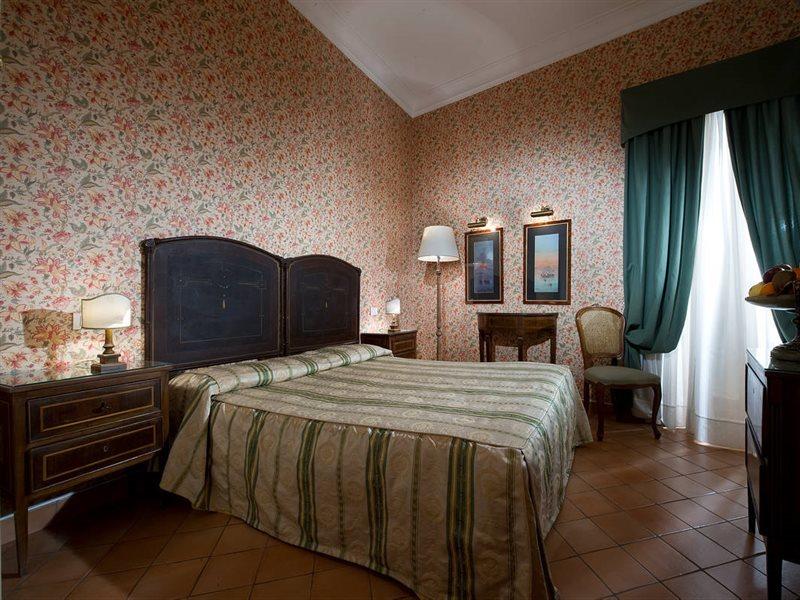 Chiaja De Charme Hotel Naples
