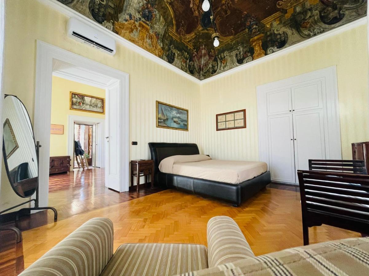 Sul Teatro San Carlo Apartment *