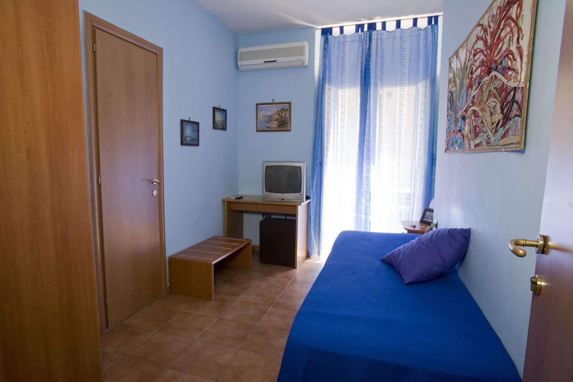 Cineholiday Hotel