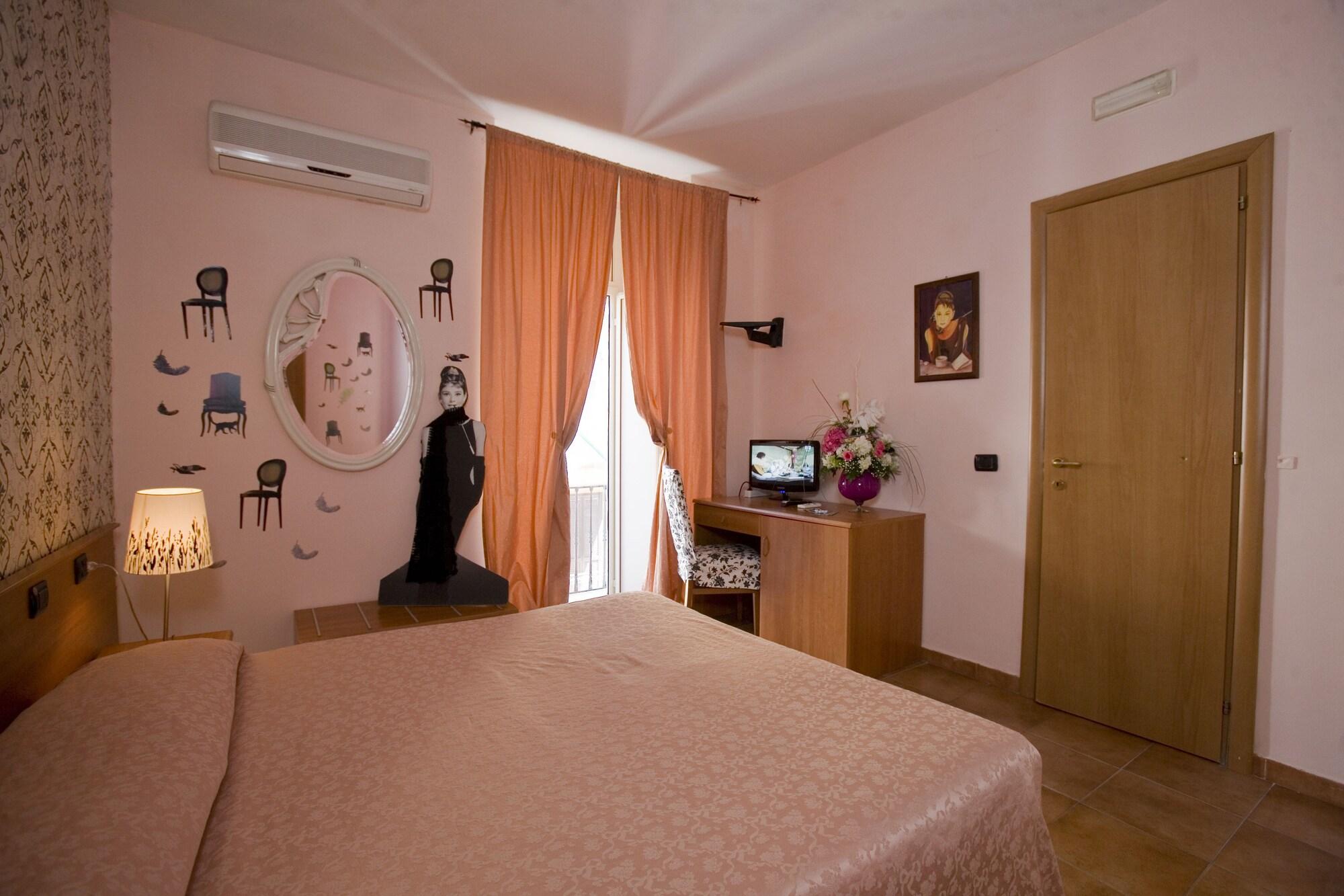 Cineholiday Hotel Naples