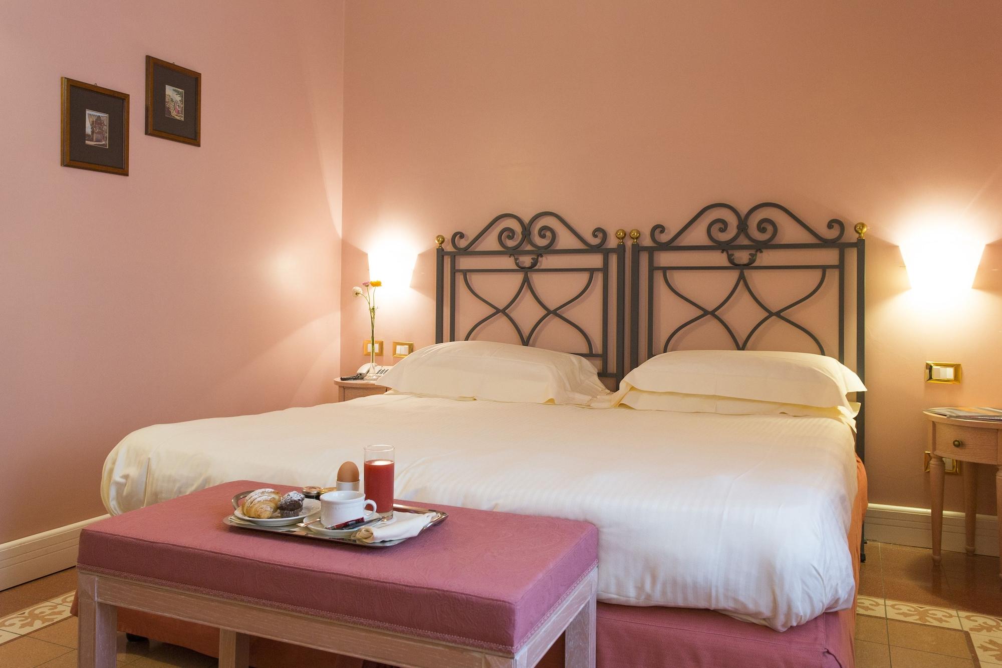 Costantinopoli 104 Hotel 4*