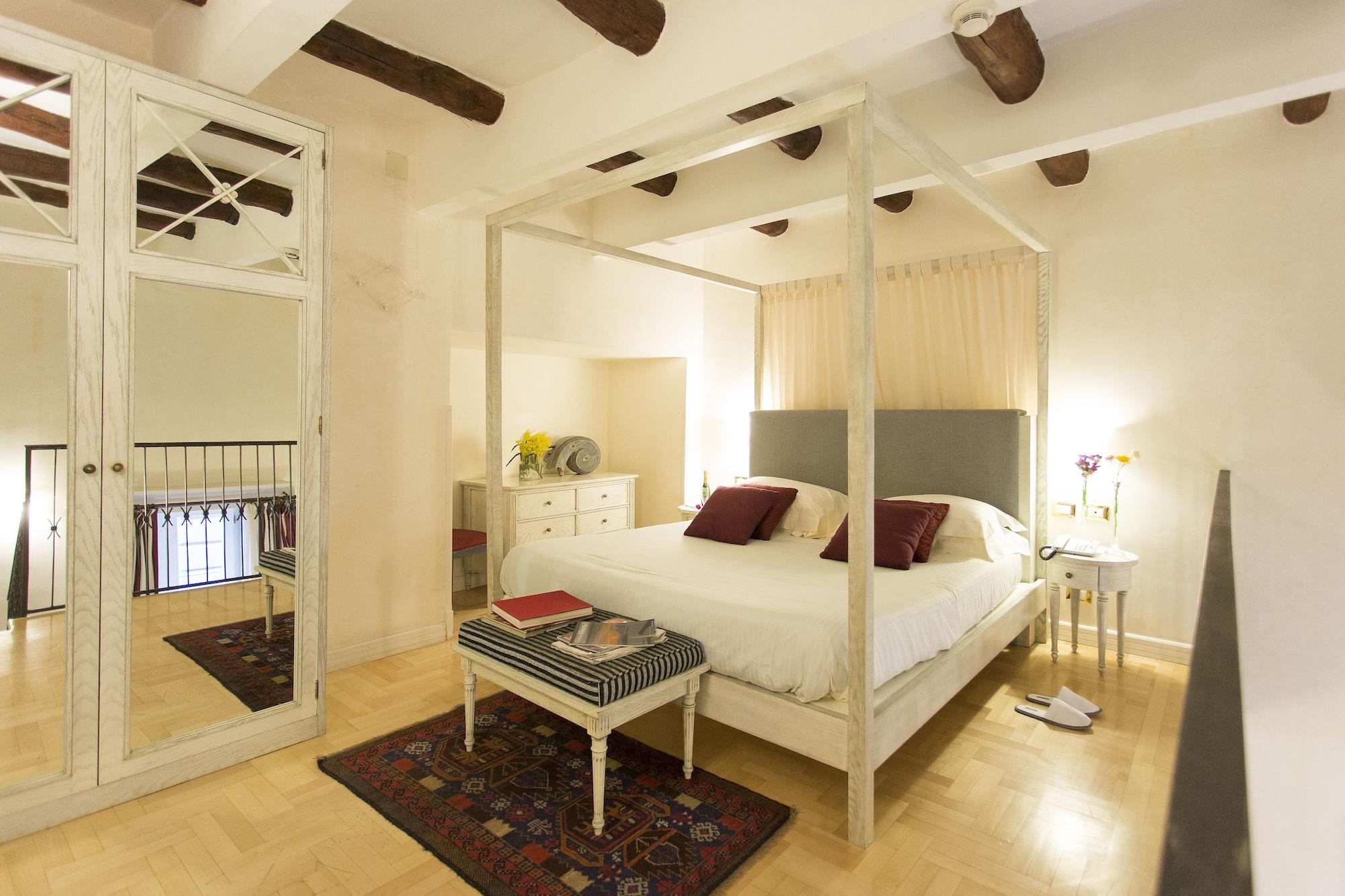 Costantinopoli 104 Naples