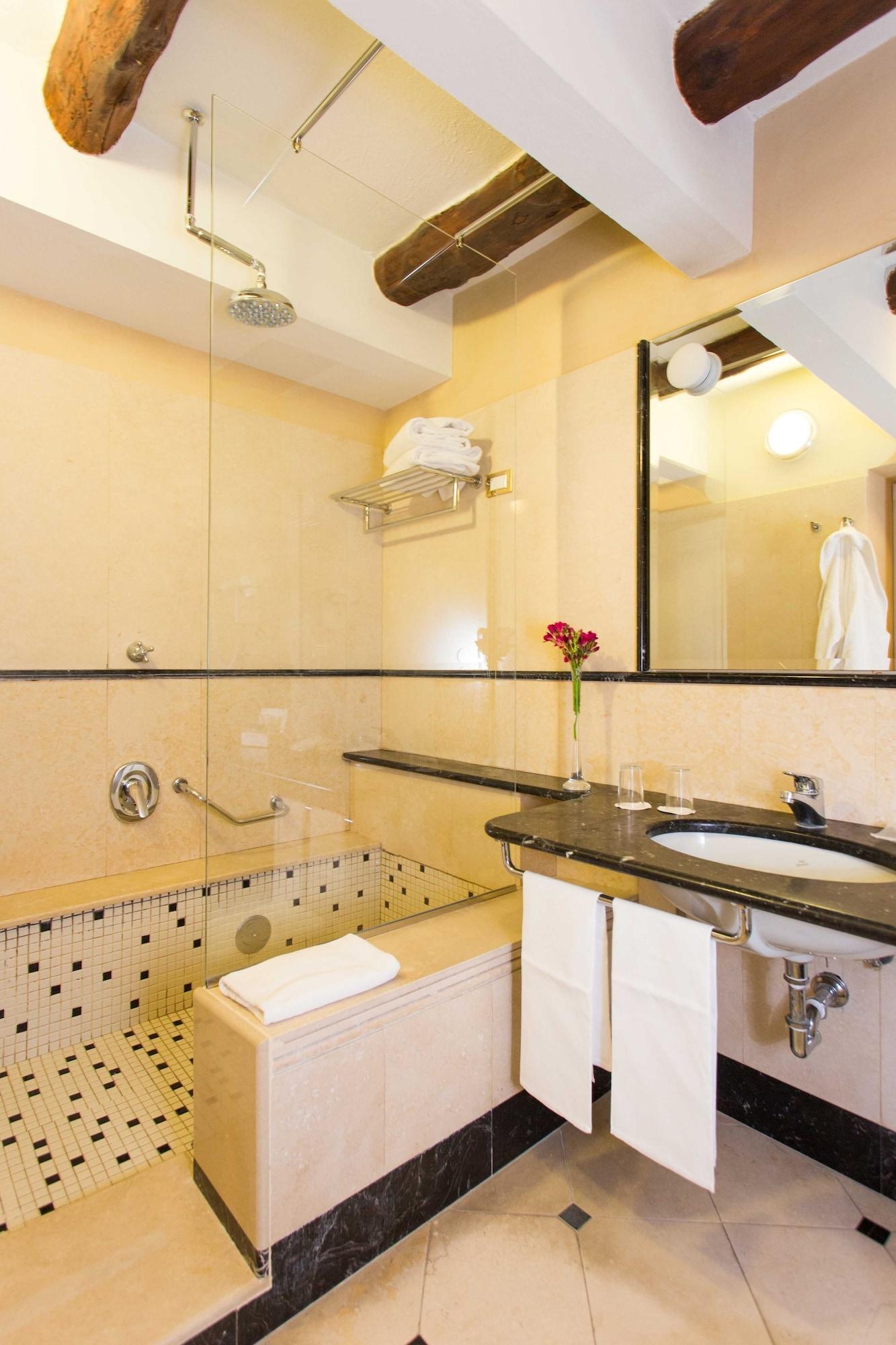 Costantinopoli 104 Hotel 4*