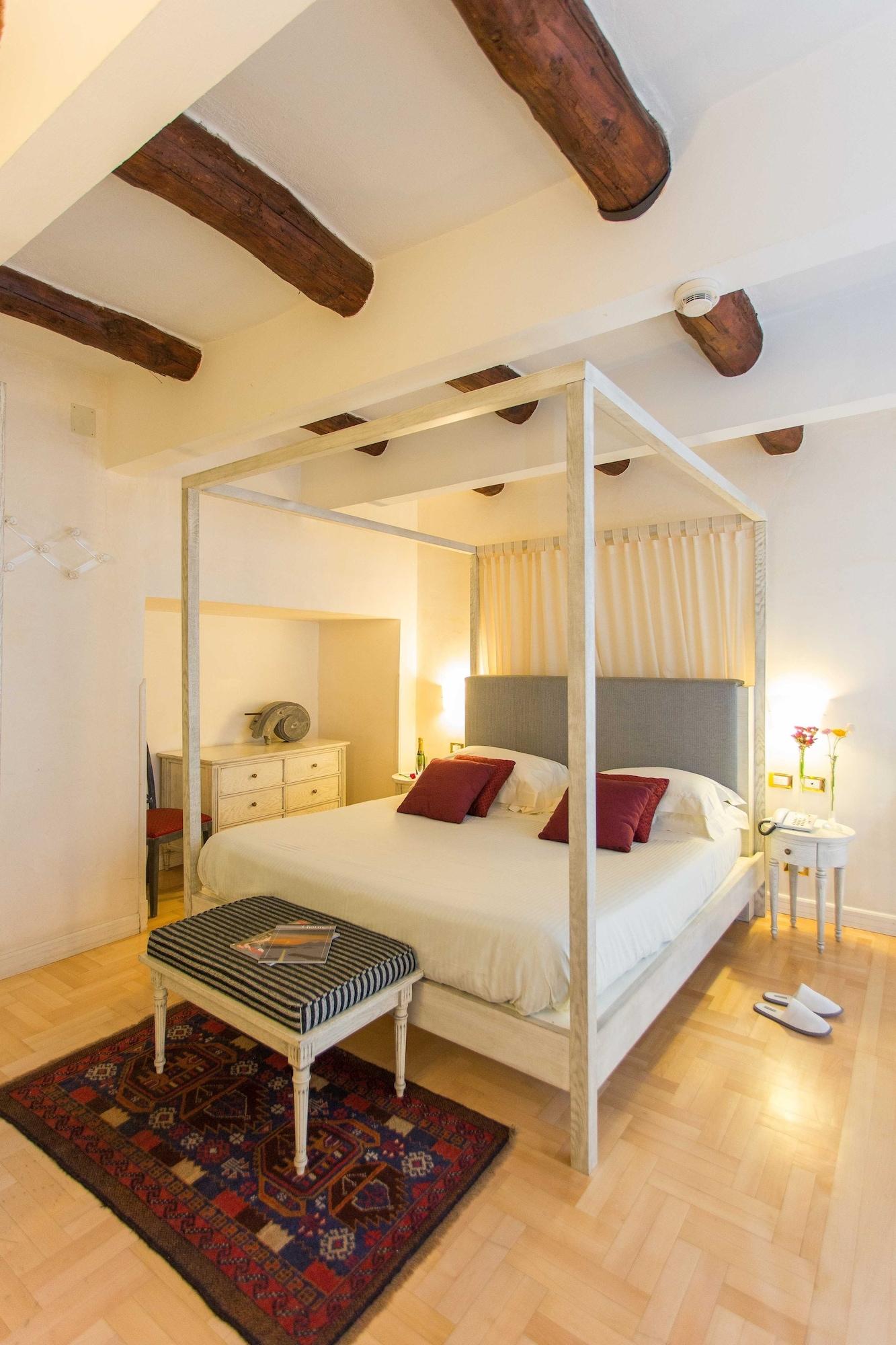 Costantinopoli 104 Hotel 4*