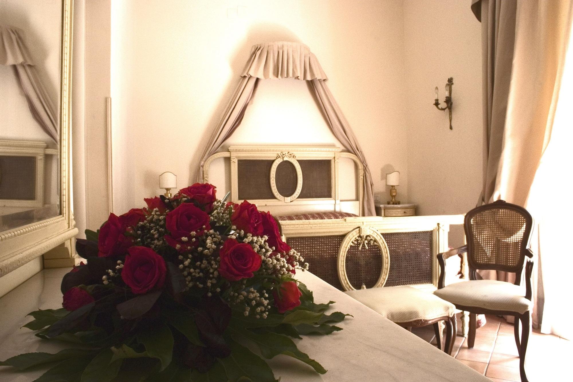 Hotel Chiaja De Charme Naples