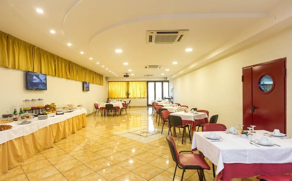 Ranch Palace 4* Naples